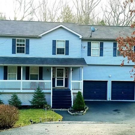 *Amenity-Filled Waterfront Oasis @Saw Creek Estates Near Waterfalls And Hiking* East Stroudsburg Exterior foto
